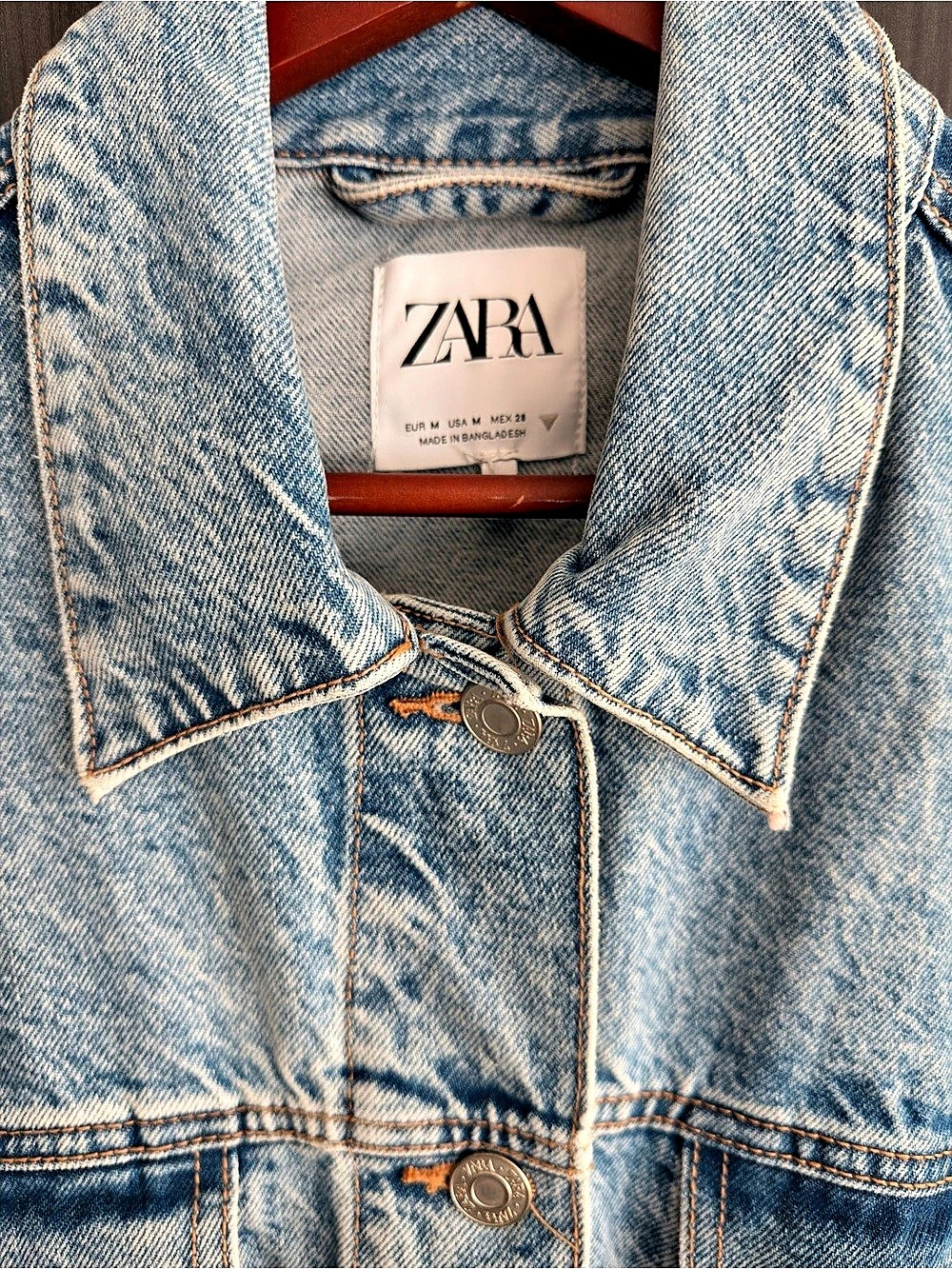 Zara Denim Jacket Blue Size Medium Like New - Picture 4 of 4